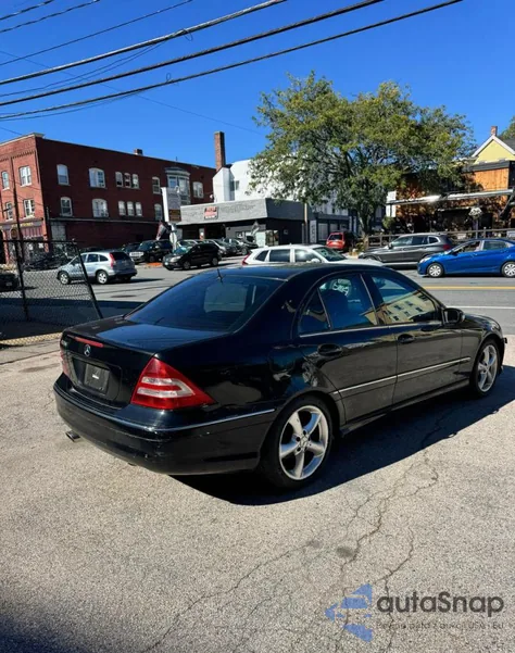 2006 Mercedes-Benz C 230 from USA, damaged, VIN WDBRF52H16F763400